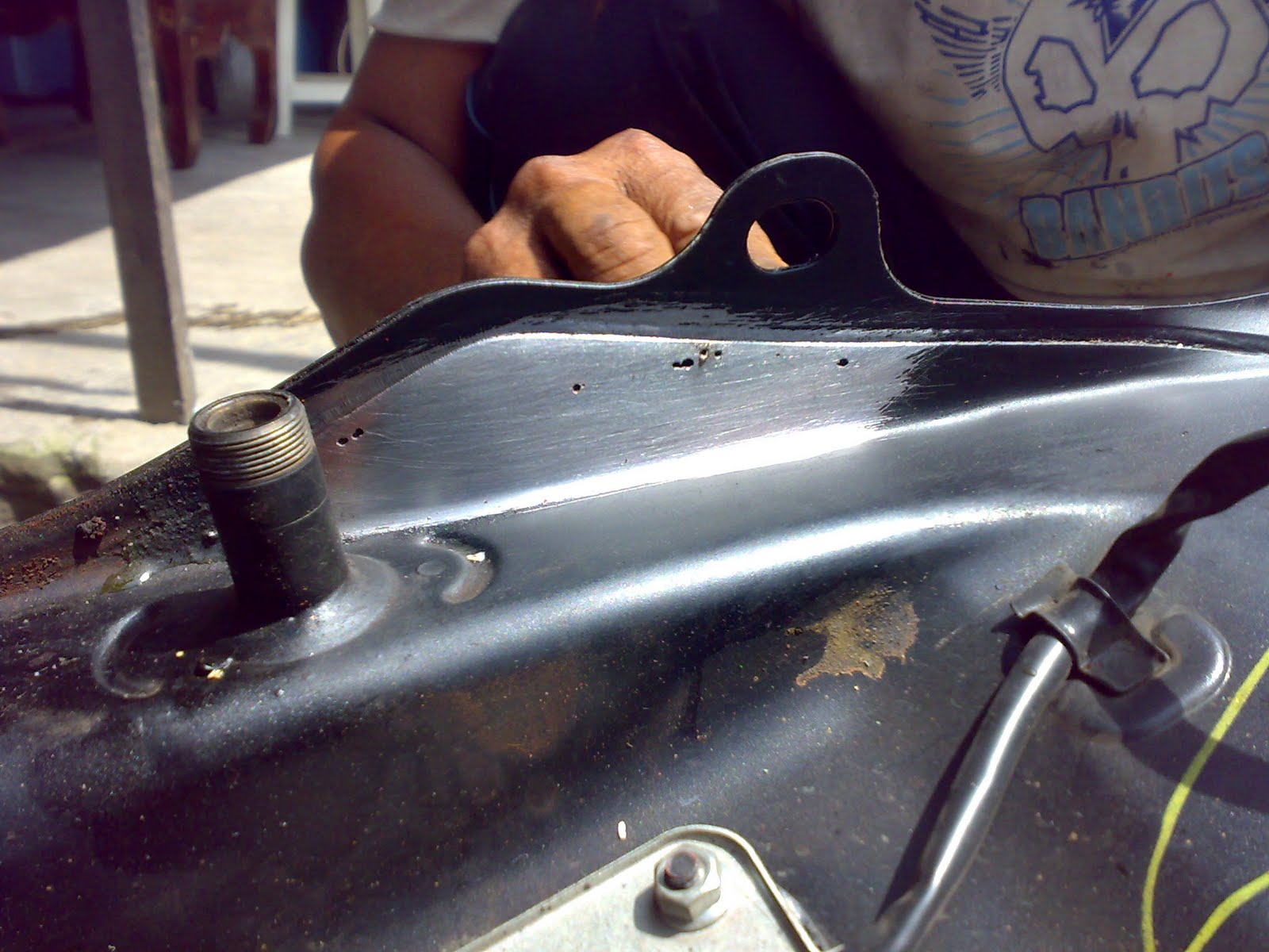 Tips dan Trik Memperbaiki  Tangki  Honda Tiger Yang Bocor  